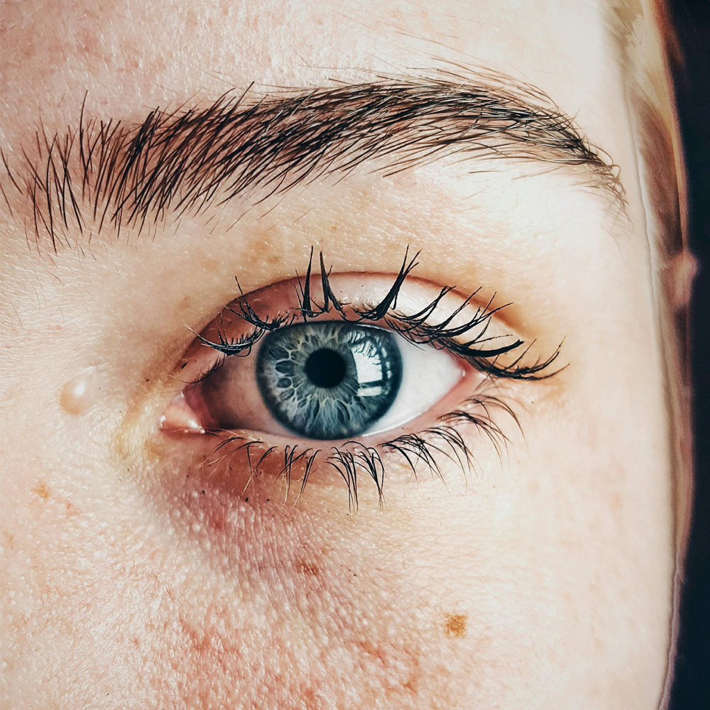 eyebrow-tinting